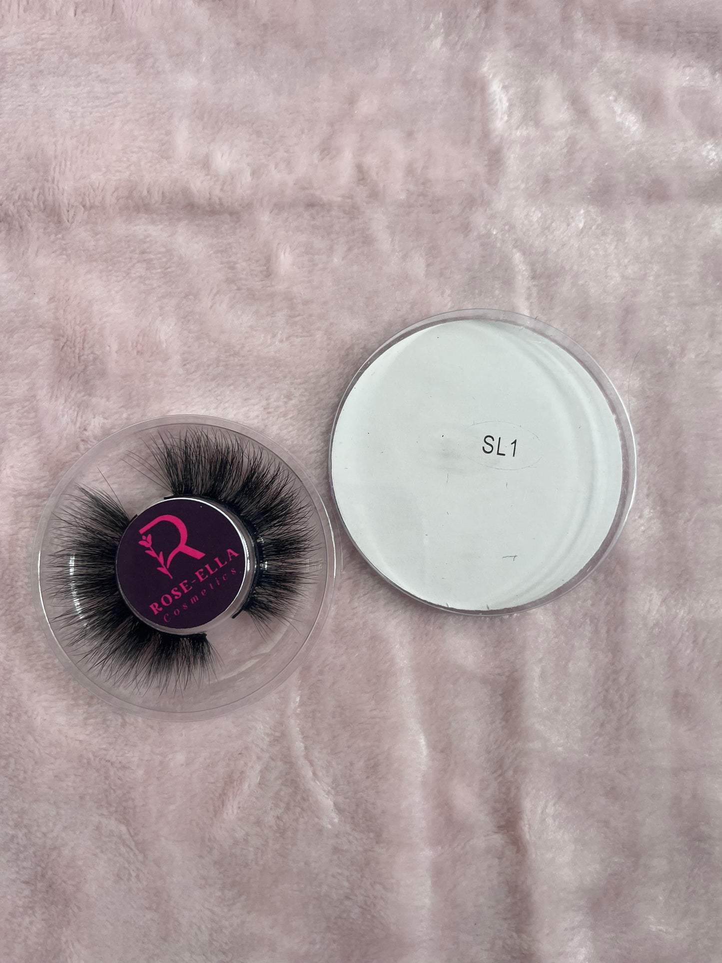 Circle lash bundle