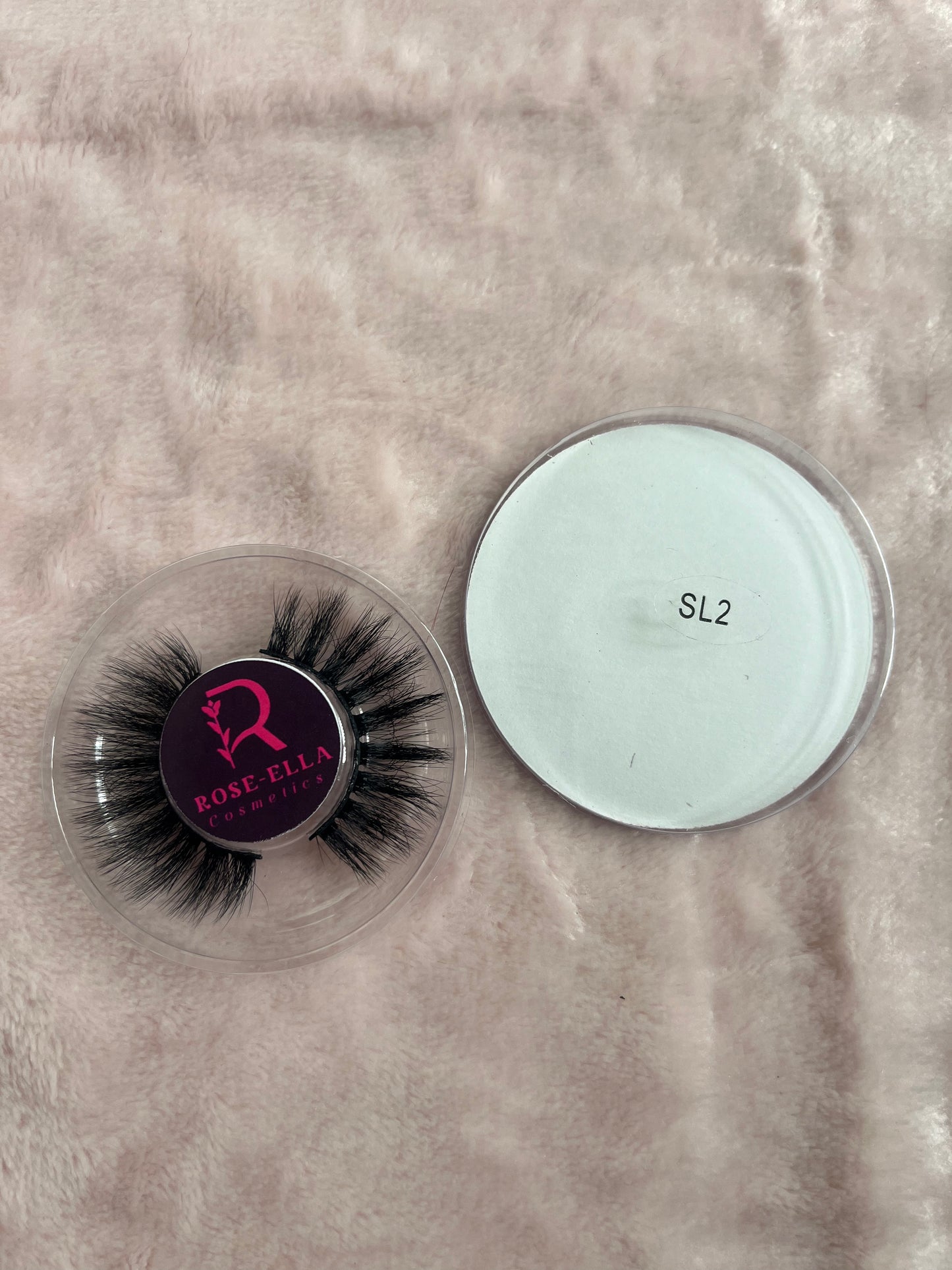 Circle lash bundle