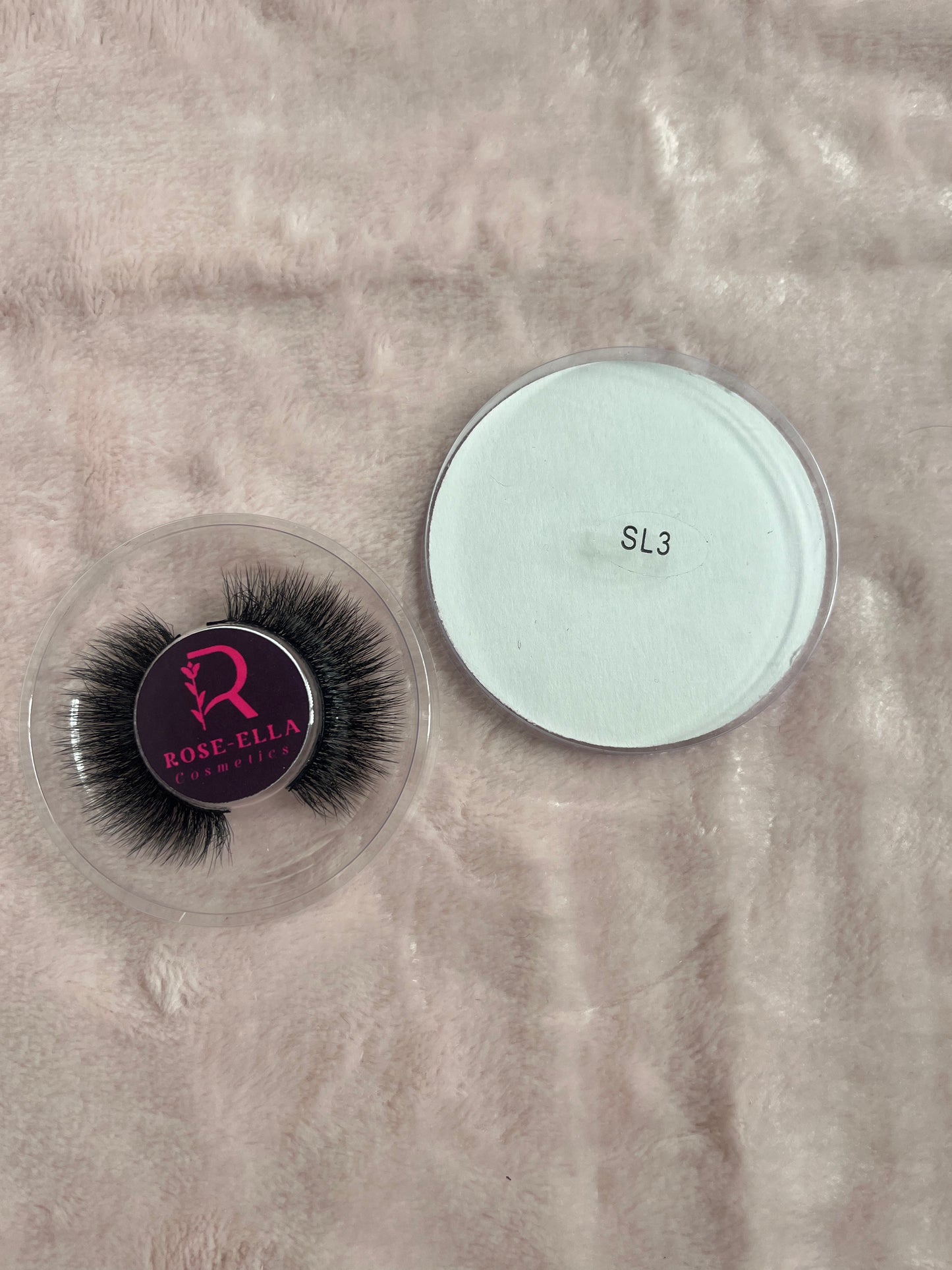 Circle lash bundle