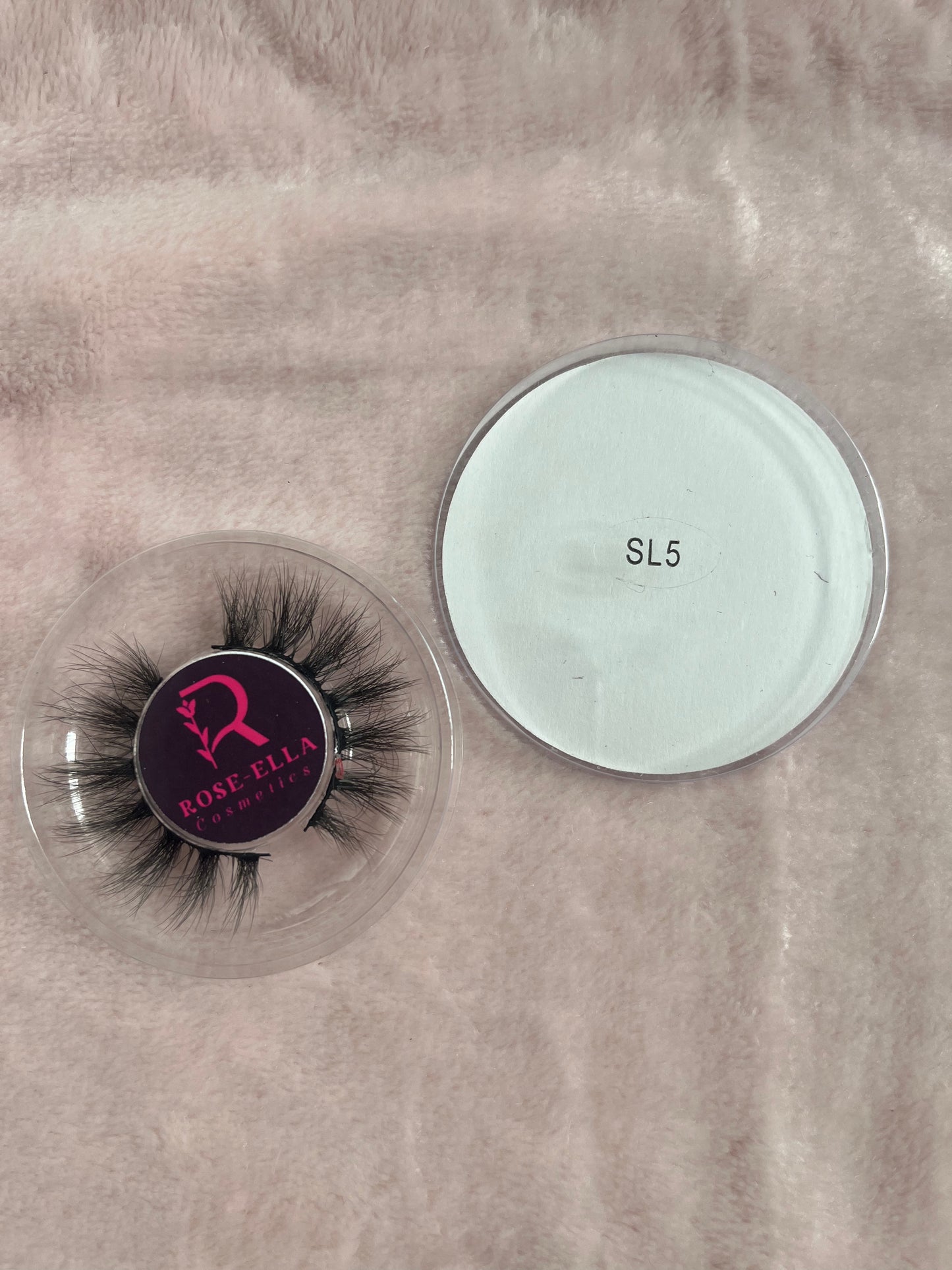 Circle lash bundle