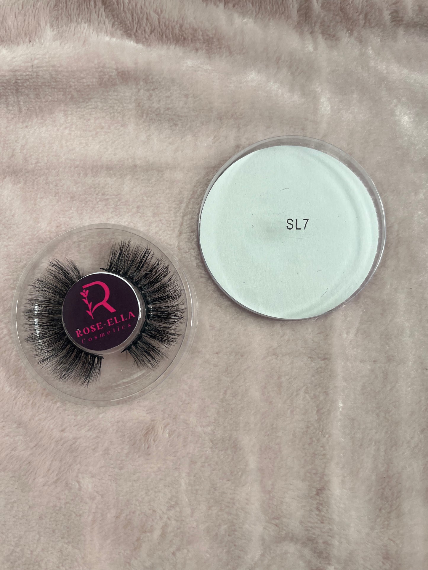 Circle lash bundle