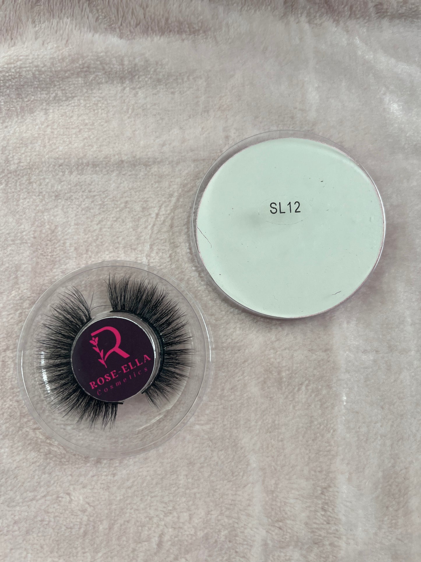 Circle lash bundle