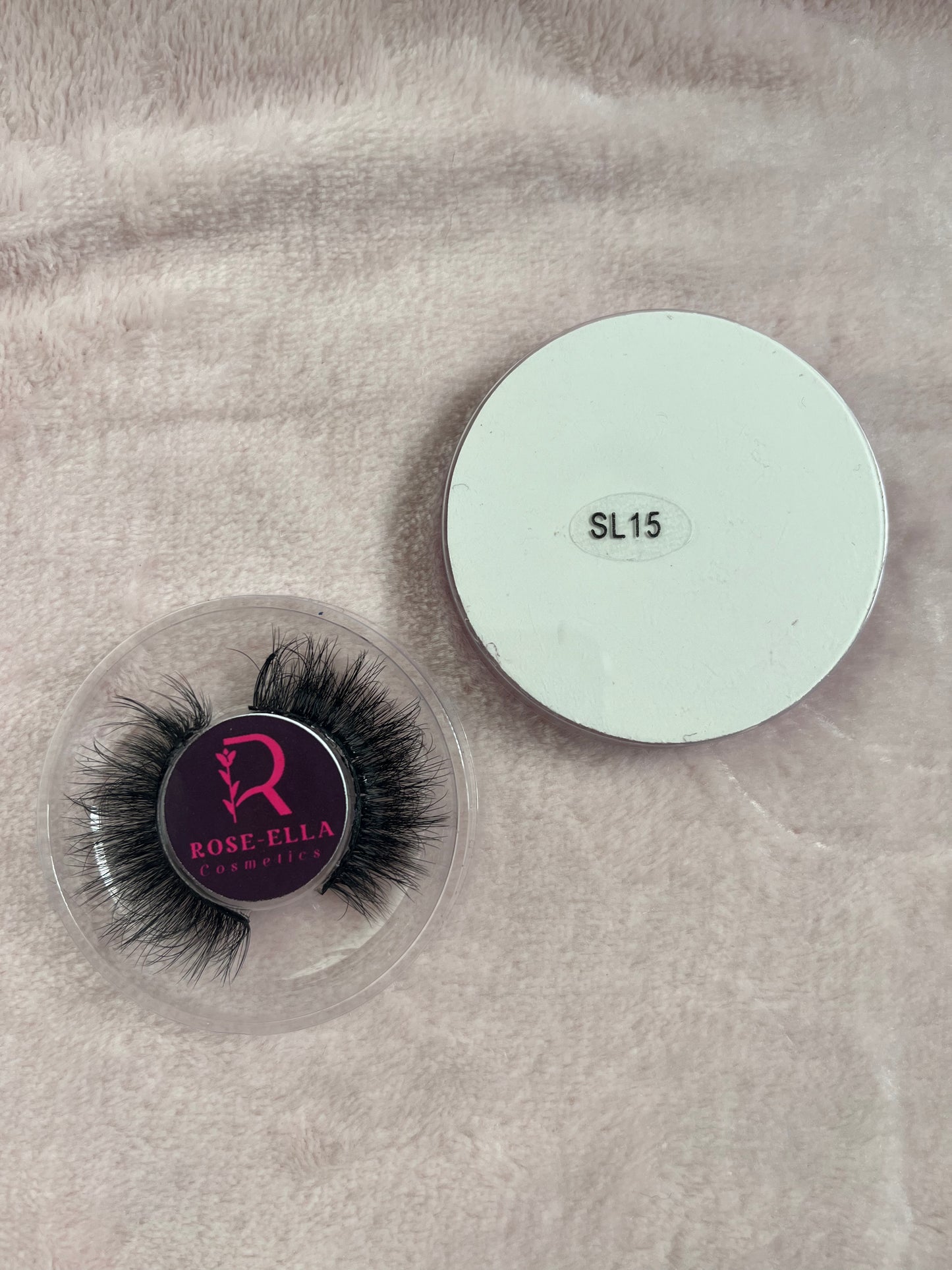 Circle lash bundle