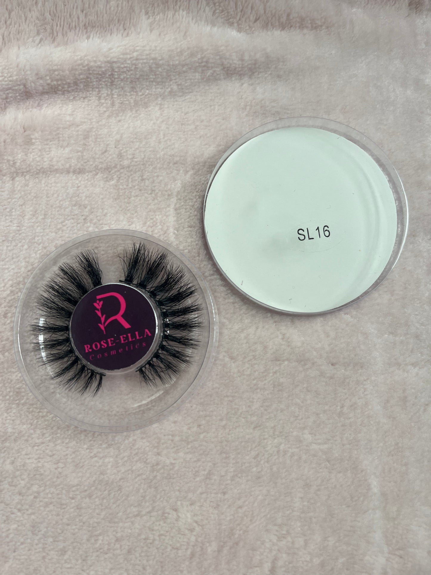 Circle lash bundle